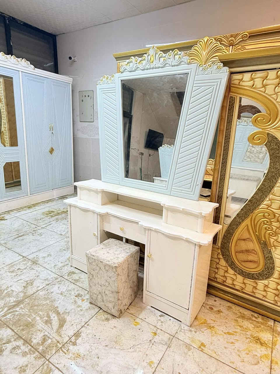 غرفه صاج ابيض حراريه مستعملا
السعر ٩٠٠ بيهة مجال 
شد نقل داخل بغداد مجاني  محافظات بكروة 
نضافه ٩٠ 
تسع ٩🎀*********** تواصل وتساب فقط🎀🎀
