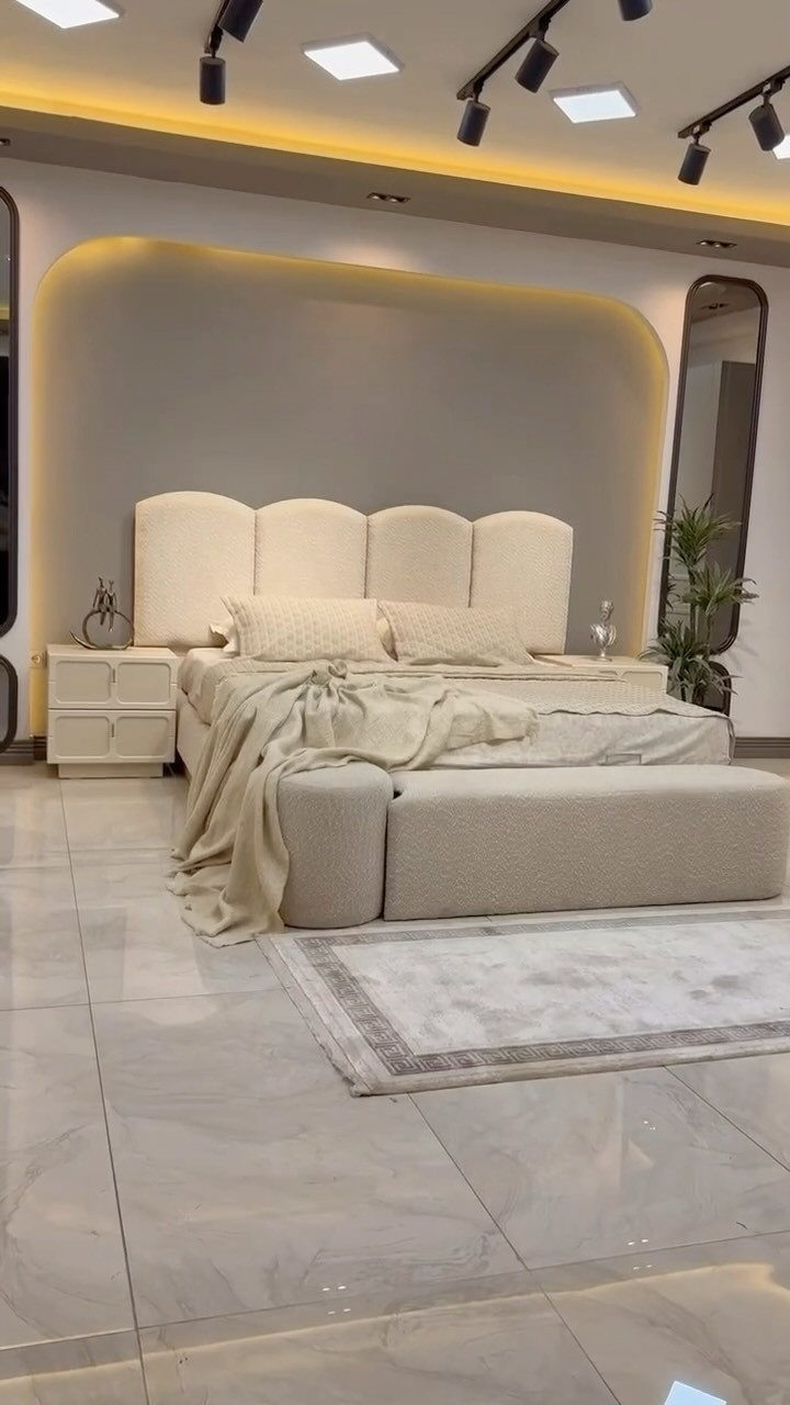 *10 قطع*
اجزاء الغرفة 👇 
⚜️ كنتور + ملحق 3 متر و 30 سم (8 ابواب) مع نرمادة هيدروليك
⚜️ سرير مع جوانب دوشمة بالكامل قياس 180* 200  ارتفاع 135 سم 📍خزان هايدروليك 

⚜️ ميز تواليت 180 * 130 سم
⚜️ درور 
⚜️ مرآة قيافة دائرية 
⚜️ كومديات عدد 2 دبل مجر 
⚜️ طابوريه 
⚜️شازلونك قطعتين كما موضح بالفيديو والصور …

📝 يدات حديد + النرماده هيدروليك سكة ٣ مراحل + برغي وجوي حديد 🔩
*~السعر:- 1650.000  د.ع~

#غرفة_النوم #غرف_نوم #غرف #غرفة_نوم #أثاث


**إذا كنت صاحب هذا الإعلان وتريد حذفه لأي سبب، رجاءا أرسل رسالة إلى الدعم الفني**