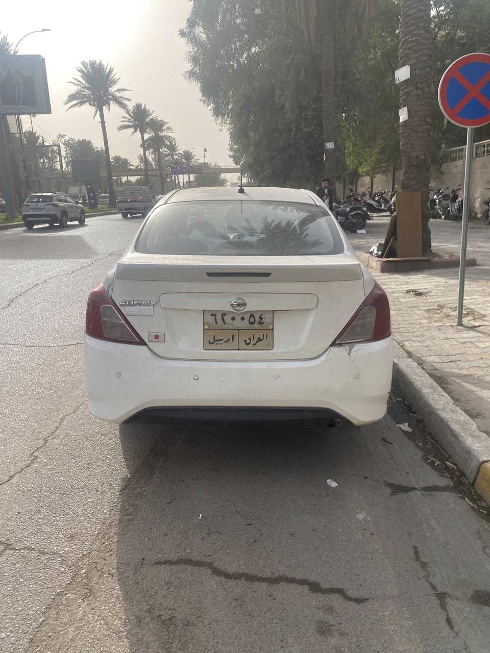 السلام عليكم 
نيسان سني هندي بليته زركه 
موديل 2018 ماشيه 180 
حادث جاملغات خلفيه وجنطه 
الصدر نص عمر 
السعر 87$ وبيها مجال للطيبين 
*********** متوفر سيم وواتساب
المكان بغداد اليرموك
