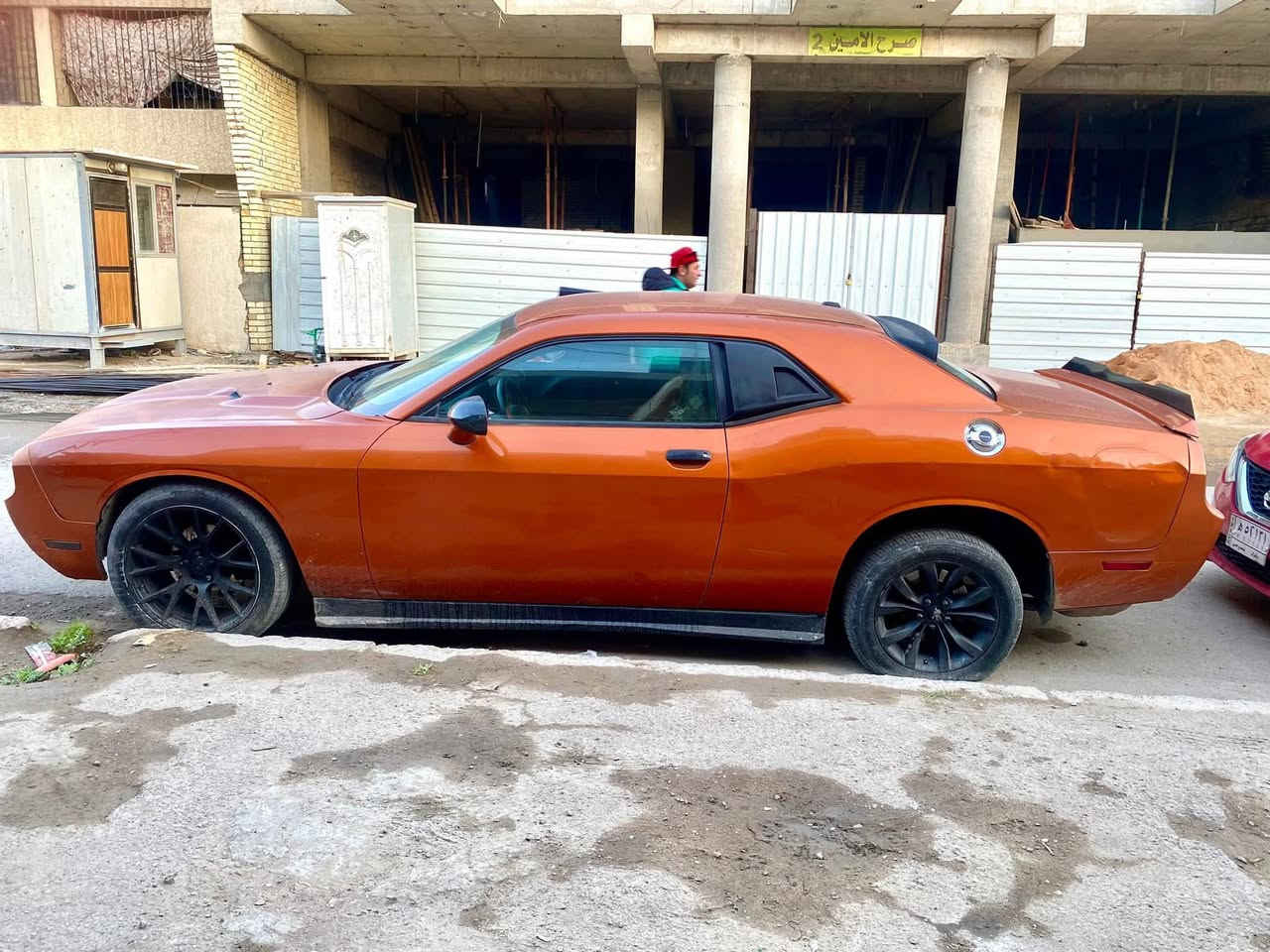 جالنچر 2011 بأسمي.                                                               
بيها خطا بالسنوية بسيط يحتاج تصحيح 
المكان كرادة داخل
السعر:95 وبيها مجال
***********
***********
