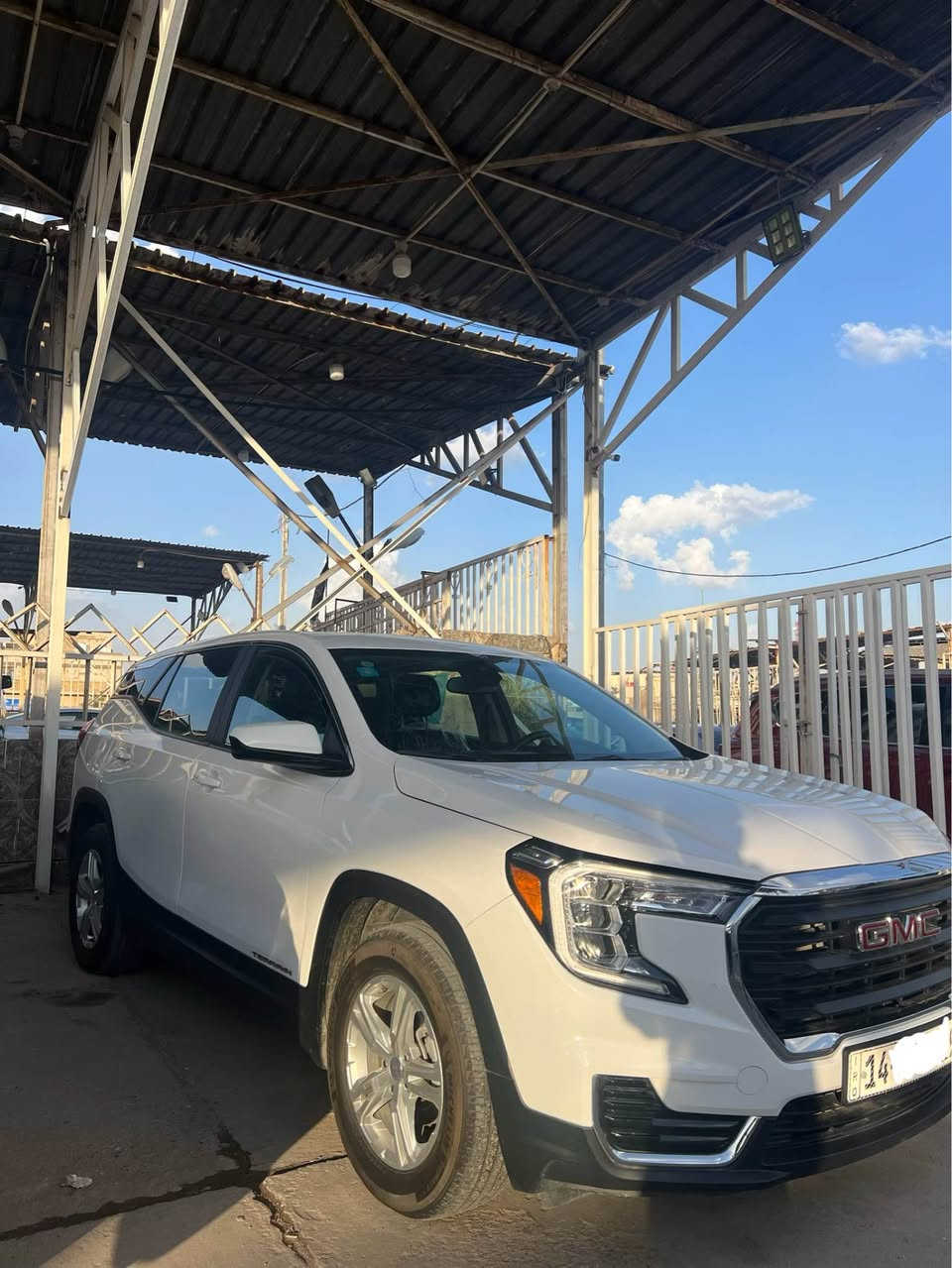 السلام عليكم
جمسي تيران 2024 وارد امريكي
سياره كفاله عامه داخله تقرير تعمل وتسير
ماناقصه ربع دينار رقم بصره جديد ا2
تخم تاير حداده جاهزه من كلشي
مواصفات SLE
كامره خلفيه
شاشه ابل كار بلي
اندرويد
اوتو ستوب
كير بيانو
لايت زنون
5 بصمات بالابواب
باقي مواصفات معروفه
السعر 190 بيها مجال
العنوان البصره القبله معارض القبله معرض الجزيره
*********** البصرة, العراق
