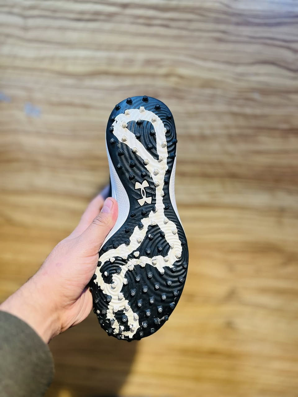 اندر ارمر باله امريكي اصلي
قياس42.5
طول القدم27.5
النظافه تامه 
توصيل جميع المحافظات ً
للحجز واتساب 
***********
