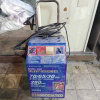 شاحنة بطاريات امريكية شغالة عالفحص فقط التايمر عاطل 110 فولت .السعر ١٠...