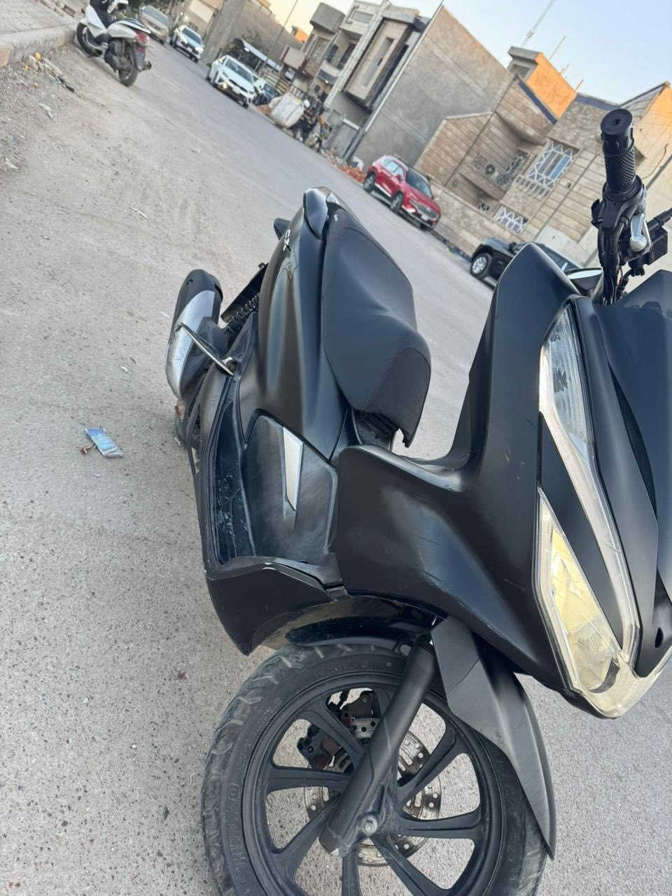 السلام عليكم للبيع بي سي اكس جيل ثالث وارد ماليزي مكينة مكفولة 13 ورقة ونص وبيهة مجال مكاني بغداد الغدير 
***********
