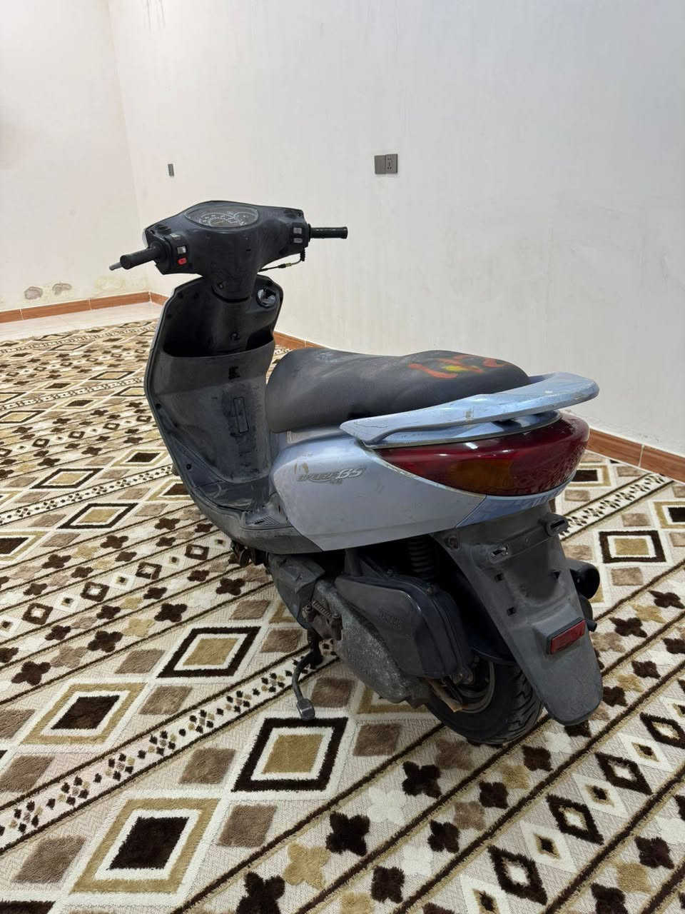سلام عليكم  دراجة جديده مكينه جديده برغي ممفتوح بيهه كفرات اصليه دراجه كلهه بلاديه سعر 750 مكاني بغداد شراي يتصل ***********
