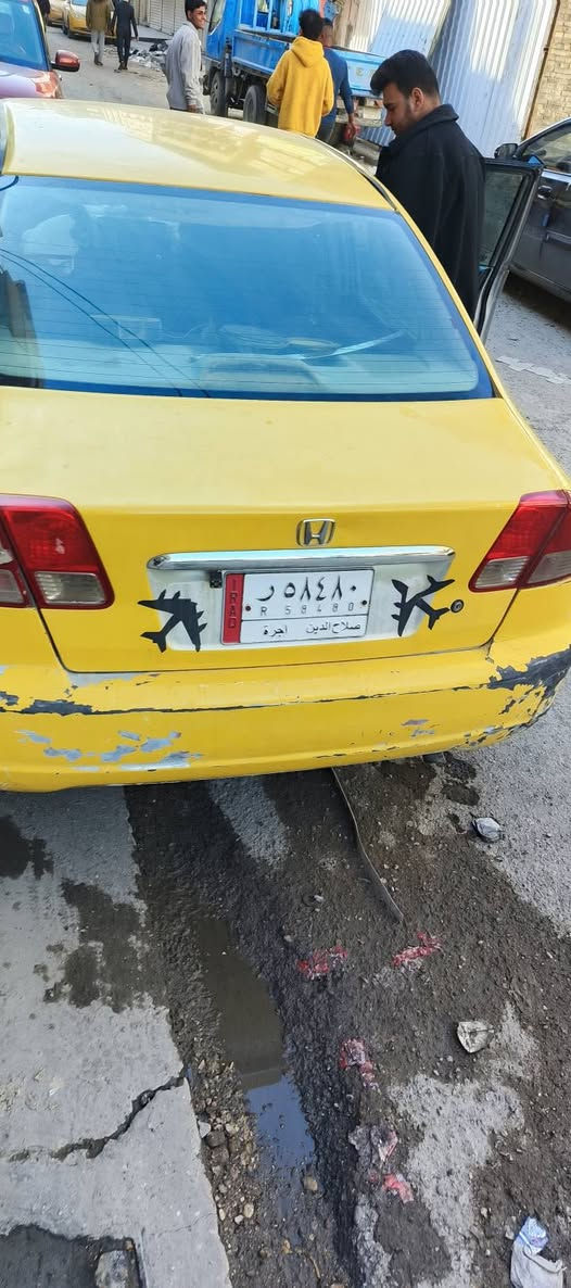 السلام عليكم
سياره هوندا سيفك 2003 
رقم صلاح الدين مكاني بغداد ابو غريب
مكينه و كير خير من الله 
لا صرف بانزين زايد ولا تنقيص
كهربائيات كامله 
سياره كل نقص ما بيها 
سنويه ساقطه من 2020 
ابيع كوم حديد معليه بغرامات و لا بغير شي راعيها موجود و تحويل شوكت ما تريد
السعر 18 و بيها مجال بسيط
***********
