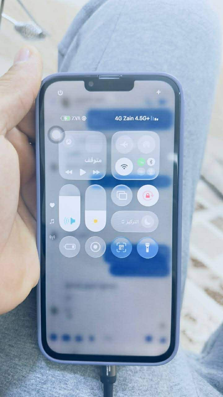 بيع ايفون ١٣ برو ماكس  ذاكره ١٢٨ بطاريه ٩٤  مرفوعه تك سيم ويدعم شريحة الكترونيه جهاز كله نورمال وضع شركه   الجهاز شاشه مالته بيها خطوط يضهرن بس ع الشاشه السوده ع غير الوان ما تضهر يختفن 
سعر400 وبي مجال ***********
