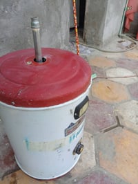 سخان ٨٠ لتر للبيع مستخدم السعر ٣٥ وبيه مجال الشراي يجي خاص او يتصل 078...