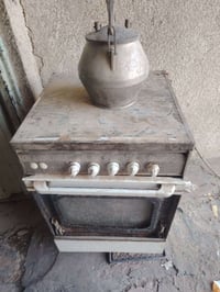 طباخ ٤ عيون • شغال • فرن يحتاج تنظيف