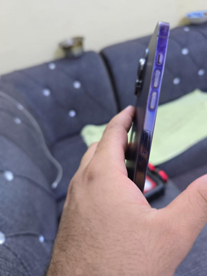 اي فون لبيع ١٤بروماكس.    ذاكره ٢٥٦جهاز نظيف وغراضه كامله ***********
