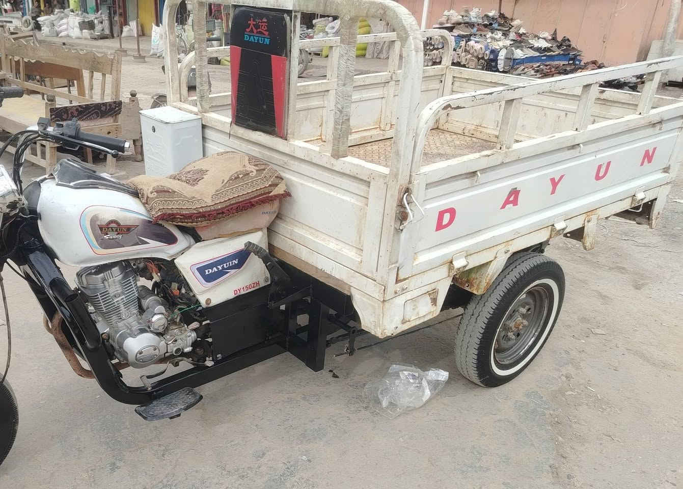 السلام عليكم
ستوته 21 للبيع 

اوراق اصولي بلاد ستوته محرك نضيف كهربائيات كله  شغاله تايرات ابو الخطه جاهزه من كلشي ترايك وين ماتريد  سعر خاص مكاني شطره وهذه رقمي ***********
