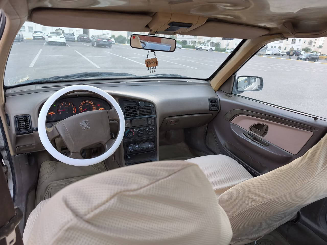 بيجو لميس موديل  2012 بسمي رقم انكليزي هزه جديده كير مكينه صدر كله جديد العنوان بغداد بسمايه السعر 41بيه مجال قليل
***********
