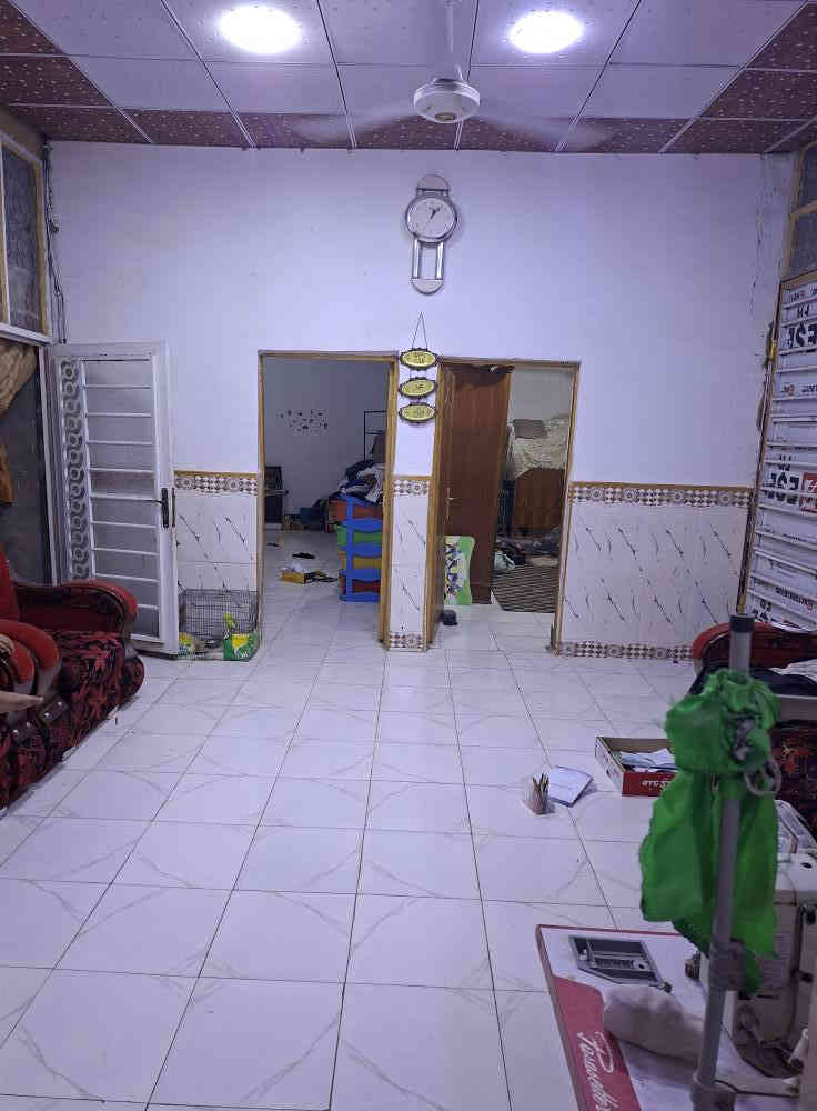 البيت اللبيع. كوفه شارع المطار القديم.  البيت قريب  عل شارع.  . المساحه 170 متر.  السعر 50 وبي مجال.  الستفسار يوجد وتساب ***********
