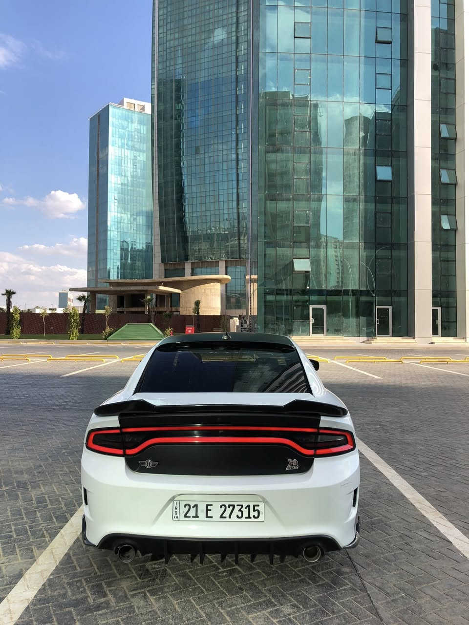 سلام عليكم
dodge charger model 2015  للبيع
گير و محرك و اكسل كلها بلاد و بشرط ممفتوح
محرك 3.6  ٦ سلندر 
🔥عليها كت SRT كامل 
⚡️لايتات ليد  ٧ الوان 
ويل وايد بودي  
مواصفات شاشه جبيره و  كشن هيتر سماعات Beats 🛑 و يدات شفت ستيرن و دگمه SPORT 🏁بعد مواصفات 
سياره داخلها و خارجها جديد 🆚
صبغ جاملغ امامي جهة سكن و جاملغ خلفي و بنيت محدث SRT
حداديه ١٠٠٪؜
مكانها اربيل 📍 
فحص و هزه و سنويه و رقم جديد ب اسمي 
السعر ١٧٠ و بي مجال للطيبين  
***********
*********** whats app
