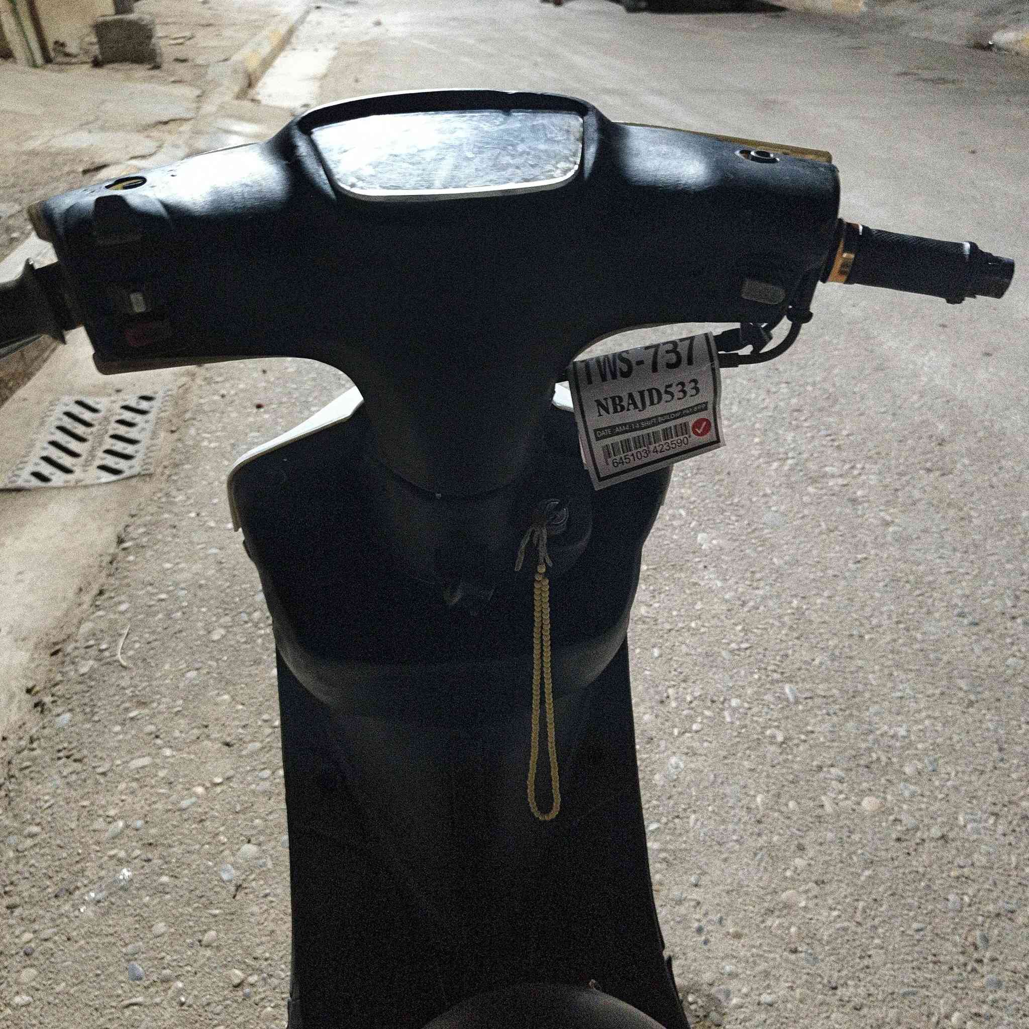 سلام عليكم دراجه للبيع دراجه فول نضافه مكينه نااعمه خرسه كلش نعومة فول تجي وتسمع إذا بيهاا صوت لا تأخذ وكهربائيات كلها شغاله شرط. شلعه ومعدل فوك ٦٠ بعلي شاصي مكفول توايرهاا جدد أوراق بيهاا مكاني ميسان حولي آلاف دار 
***********

