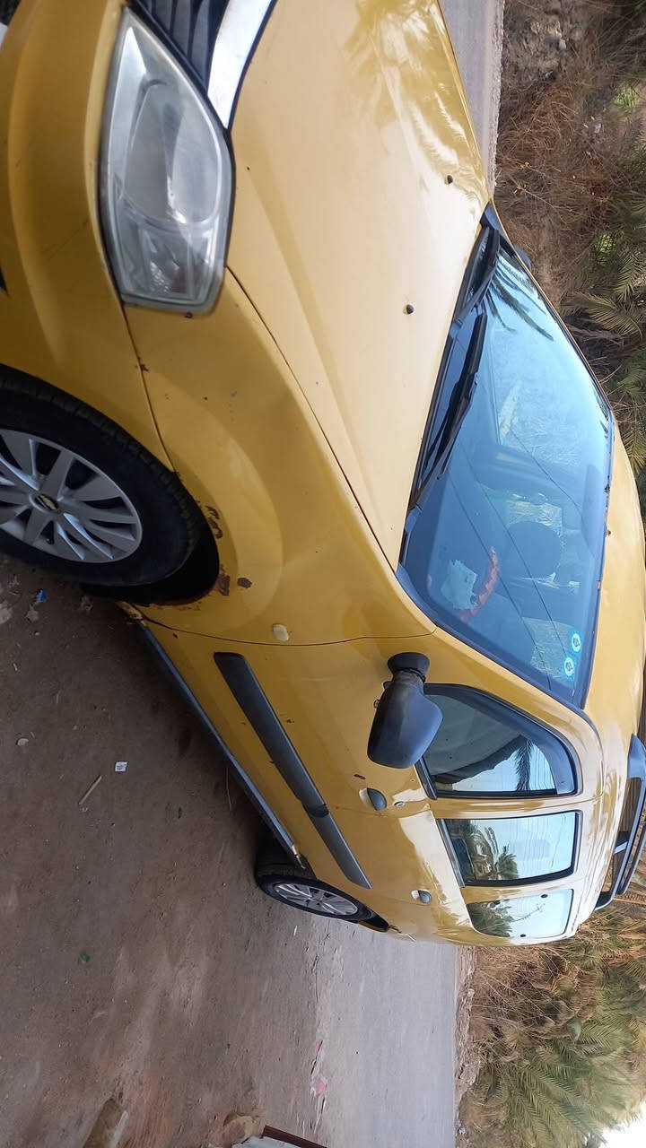 رينو ٢٠١١ رقم بصرة معاملة كاملة مع الرقم ع البصمة باسمك سيارة جاهزة من كل شي السعر ٤٨ وبيها مجال *********** مكاني الديوانية _  الشامية
