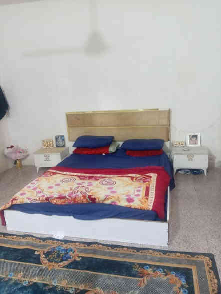 السلام عليكم غرفه اخشاب ام السته تركيه مابيهه شي حلوه او سنك هم حلو للبيع سعر الغرفه هيه والسنك ٤٠٠ مستعجل عه بيعتهن ***********
