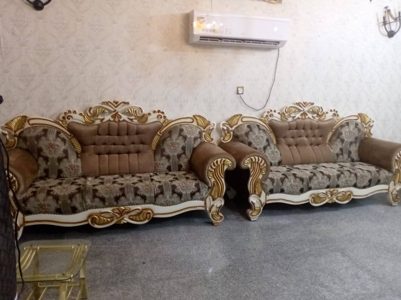 تخم رئاسي 14 مقعد
 كلش نضيف 
مكاني بغداد المحموديه 
 ناحيه الرشيد 
السعر 550 الف 
يوجد توصيل داخل بغداد فقط 🚛
شراي فقط يراسل 
***********
