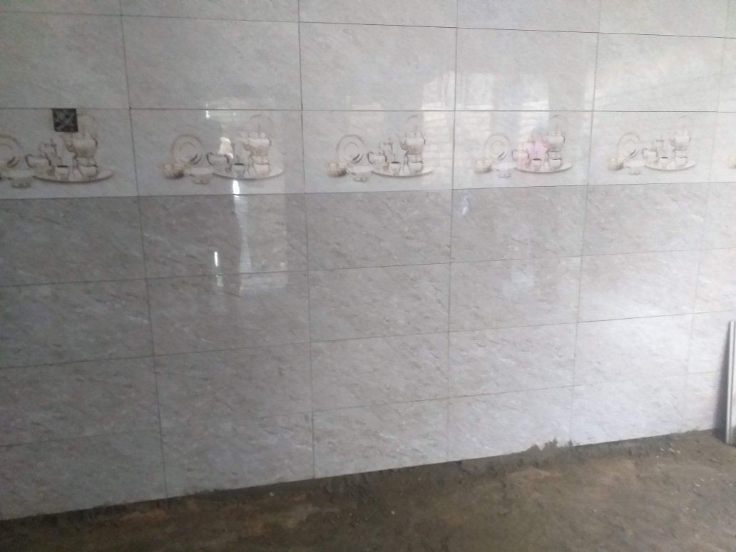 الخلفة ميثم جاسم لعمل كافة انواع السيراميك والكاشي والمرمر والبورسلين خبرة اكثر من 25 سنة شغل درجة اولى ضمان رقمي:*********** متفرغ حالياً
