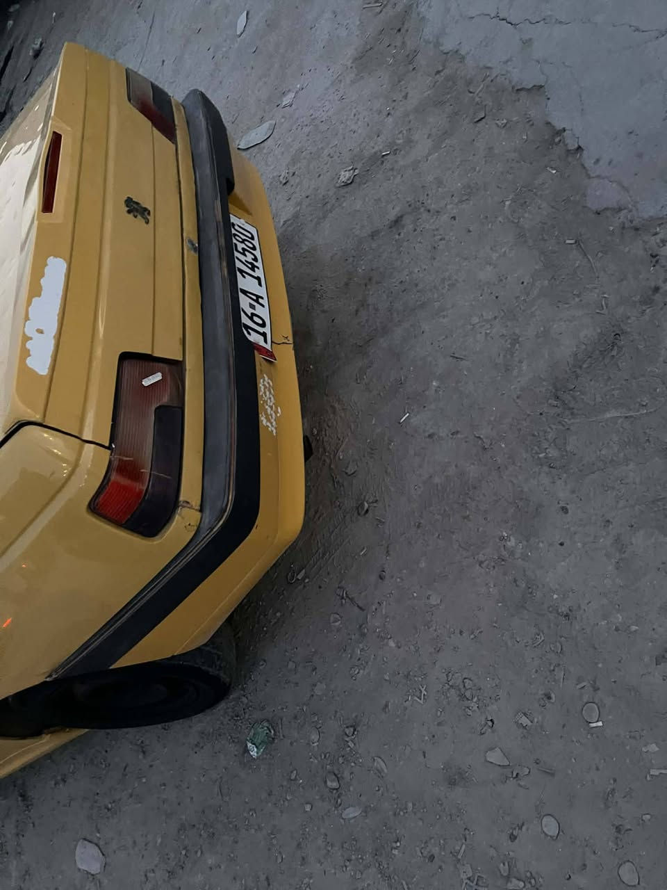 بيجو 405 موديل 15 السيارة كير ومحرك وحداديه مكفوله سيارة تبريد شغال كهربائيات كلها شغاله مصفره هيئه وغرامات تحويل مباشر مكان السيارة بابل رقم الهاتف *********** مكلف بنشر سعر 26 وبيها مجال
