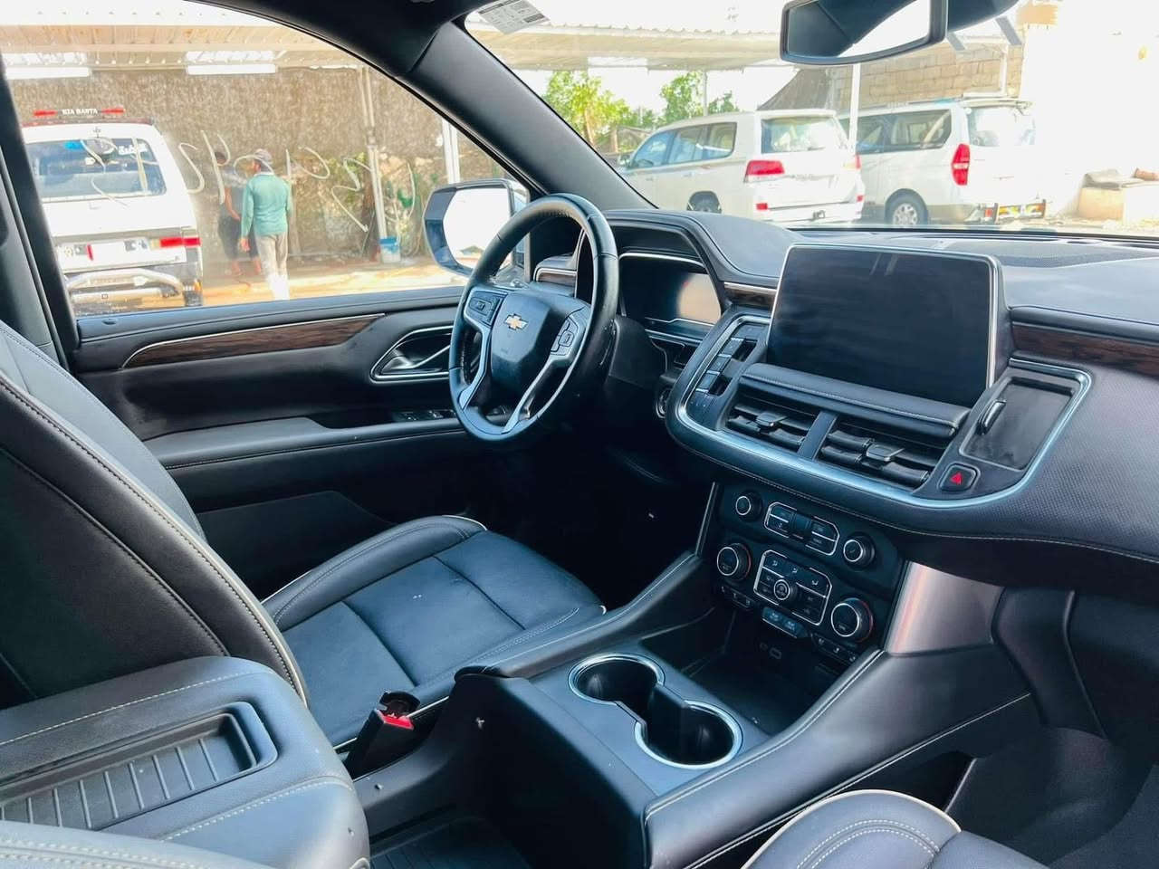 سلام عليكم حبايب للبيع تاهو موديل 2023 ورد امريكي حادثها جاملغ وبنيد بدون دواخل بدون شواصي ماشيه 13 الف موصفاتها كشنات جلد كشنات كهرباء كشن سائق خزن مري قلاب ويل كروم كشنات منفصله كيجات دجتل ردار جانبي رادار امامي صندوك كهرباء شاشه نفكيشن كار بلي شاحن واير ليس حساس امامي خلفي سياره فول عده الفتحه السعر 4 دفاتر وبيها  مجال  رقم بغداد بسمي لاستفسار ***********
