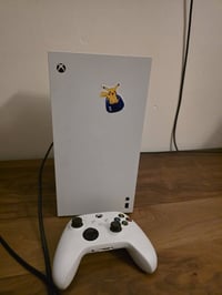 للبيع Xbox Series X – 1TB SSD الجهاز قوي جداً ويدعم 4K 120FPS أداء عال...