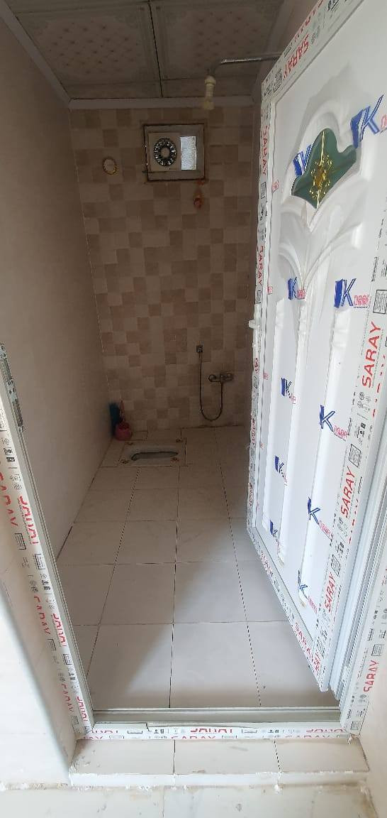 سلام عليكم بيت طابو زراعي سند 25 بي قرار قاضي بسمي البيت بناء درجه اولى مطبك صطح شتايكر مال طفيلي جاهز اللسكن فارغ قرب عله شارع سعر 24 وهذا رقمي ***********
