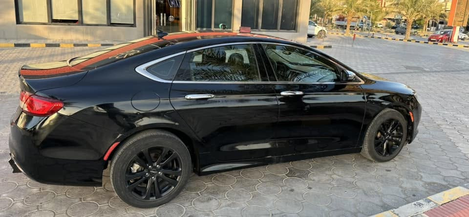السلام عليكم 
كرايسلر C200 اسود
محرك 2400
موديل 2016 
رقم نجف بأسمي 
حادث صبغ قطعة وحدة فقط ( جاملغ خلفي جهة السايق ) 
صور حادث امريكا بالمنشور
وبيها كرت بالجنطة وبالبنيد على كد شبر بسبب شخوط 
جميع الايرباكات سليمة
تبريد فول 
ماشية 87 الف ميل ( 141 الف كيلو ) 
مواصفات شاشة كبيرة لايتات لد ويل اسود بلاد وباقي المواصفات المعروفة
القمارة بيها شخوط وغلفتها 

السعر 95 ورقة
المكان \ النجف 
 
التواصل على الوتساب او الاتصال 
***********
