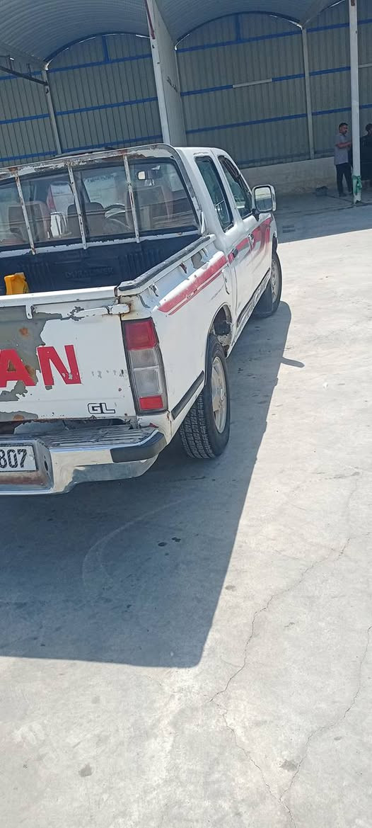 السلام عليكم  نيسان  موديل 2000 رقم ذق قار   دولي بأسمي  صار سبوع محولها يعني سنويه لل2031  مكينه صار شهر من شاده جديده 2400 سياره مكفوله من العيب الشرعي  السعر 60 وبيها مجال مكاني  ناصريه الشرا ي يتصل ***********
