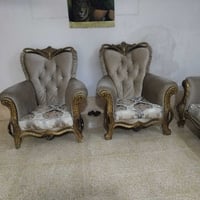 عندي ديوان سعرها ٢٠٠ بي مجال مناميه ١٧٥ الف بي مجال اي استفسار اتصل عل...