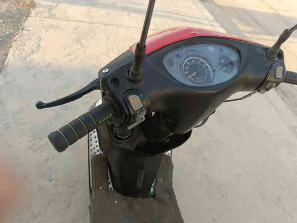 هەرزان و ماڵی فەقیر ماتۆری ماکسی یابانی مۆدیل 2024 مەکینە 125 هەمووگیان عیش دەکات گێجوو لایتوو هۆڕین بێ عەیبە وە صلي و مەنەفێسی لەگەڵە هیج کێشەی نیە ماڵی فەقیرە کێ یەکم کەس پەی وەندی بکات بەئەوی دەفرۆشم وەک هاوکارییەک ژمارە مووبایل *********** /// *********** السليمانية
