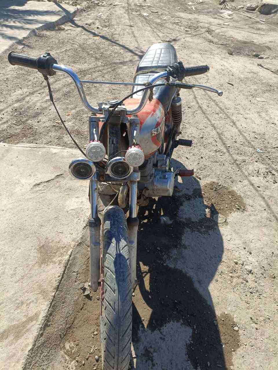 دراجه للبيع ايراني 5 جير السعر 200
***********
