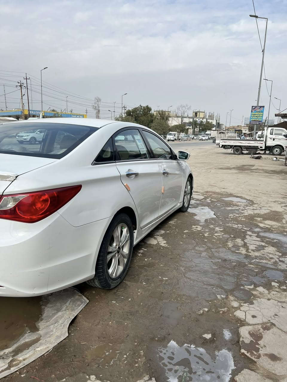 السلام عليكم سوناتا 2013 خليجي بدون صبغ بدون حادث فقط بارد 2 مكينه 2400 دوش سنويه 2030 تحويل ثاني يوم 
سعر 120 بيها مجال بسيط عنوان حله باب المشهد 
***********
