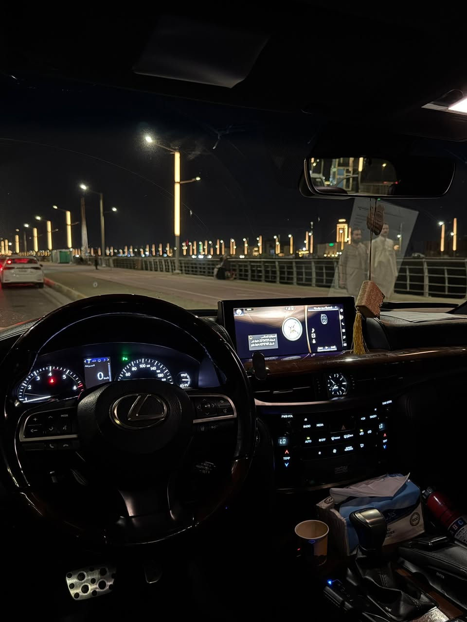 السلام عليكم شباب، للبيع
لكزس LX 570 سوبر سبورت موديل 2018، خليجي مكفوله ونظيفة جداً 
المواصفات:
 المحرك: 8 سلندر 5.7.
 سوبر سبورت، يعني فول مواصفات كاملة (كت رياضي مميز، رادار، تحديد مسار، بروجكتر، كاميرات 360 درجة).
 الداخلية: جلد نظيف، تبريد وتدفئة مقاعد، ونظام صوتي Mark Levinson 
 الحالة: السيارة نظيفة ومحتاجة صاحب نصيب، وما بيها أي نقص.
ماشية :138 الف كيلو
السعر: 65,000$ (خمسة وستون ألف دولار)
المكان: الأنبار / الرمادي
للاستفسار والتواصل: ***********
