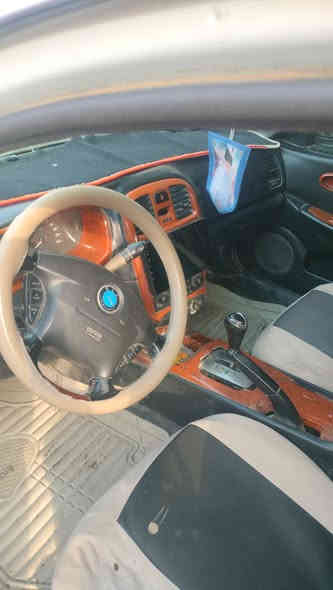 السلام عليكم 
سوناتا وفود 2001
مكينة وكير خير من الله 
تخم تاير جديد 
كهربائيات شغالة 
مصبوغة عام لجمالية 
السعر 55.
***********
