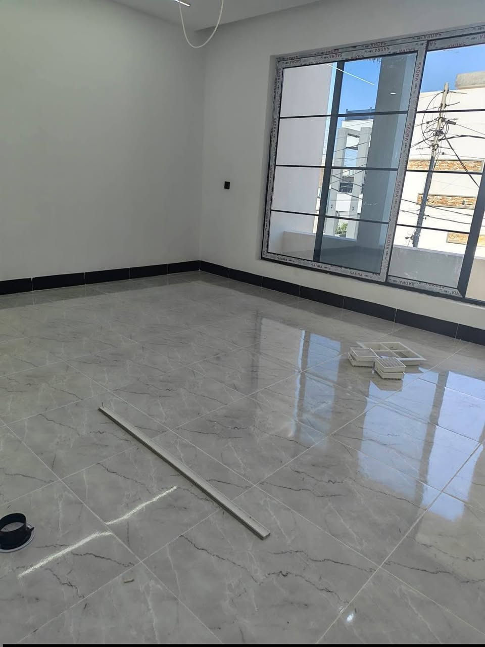 دار للبيع👈 المساحة👈 150 متر
موقع👌 مميز جدا خلف تجاري مباشره
سايدين حي العسكري 
طابقين👈 يحتوي على 4 عرف نوم
طابو صرف بسم شخص واحد
للاستفسار مراجعة مكتب المباني للعقارات والمقاولات العامة او الاتصال على الارقام الثالي
*********** محمد ابو ابو
*********** محمد عقارات
عنوان مكتبنا حي العسكري مقابل جامع المعراج
نتشرف بزيارتكم للمكتبنا واستقبال كافة عروض تجاري وسكني في كافة أنحاء محافظة كركوك

