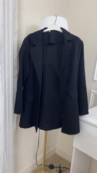 قياس ٤٢ • جديدة • سواد فاحم