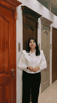 الأبواب مو مجرد فواصل بين الغرف… الأبواب جزء من هوية البيت، وتفاصيلها ...