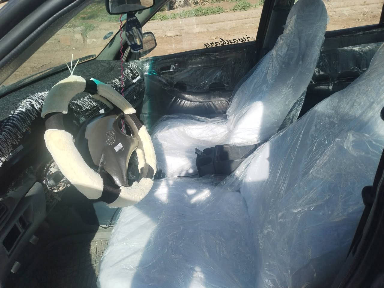 سلاو به ريزان ئه م سه ياره يه بؤ فرؤشتن 
كياسيڤيا.8به خ..مؤديل 1993..ئارم پلاستيك سليماني 
سه ياره يه كي بي مه سروفه و 
گيرو ومه كينه به شه رت ي فه حس فيته ر
ئا رمه كه ي به شه رت ئه وه لايات و كؤمپيته ر
سه ياره يه كي پاكه و بي ته قه و بي ره قه يه
توندو وتؤله و جام كاره باي كاره باي به شه رتوو  
ئه م سه ياره يه هي ده ستي مه عره س چي نييه 
بؤزانياري زياتر*********** له خزمه ت تان داين
