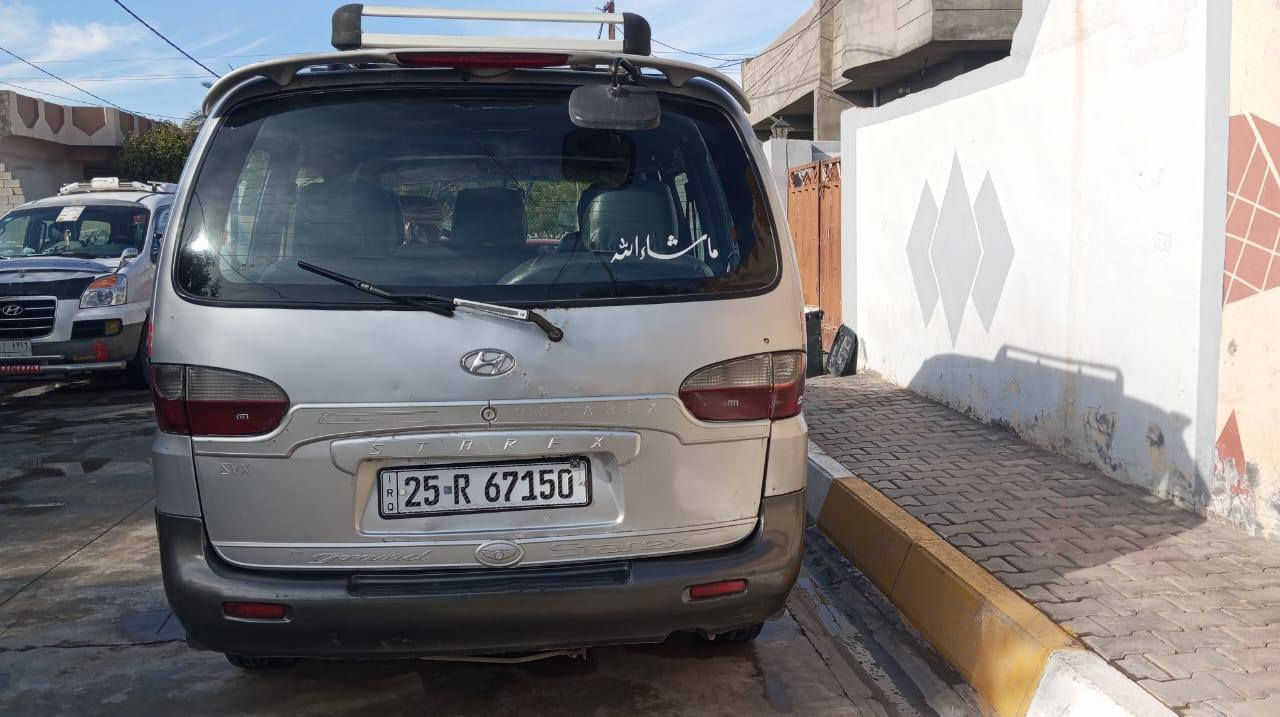 السلام عليكم ستاركس للبيع موديل 2001 خصوصي رقم كركوك انكليزي  مشروع وطني سنويه لحد 2027
بسمي  هزة جديدة داخلة كير ومكينة واكسل مكفولات تبريد تدفئ كهربائيات كلها شغالة صدر امامي وخلفي جديد شواصي مكفولة مابيها ضربة السيارة السعر 80وبيها مجال المكان السياره 
ديالى 
للاستفسار ***********
