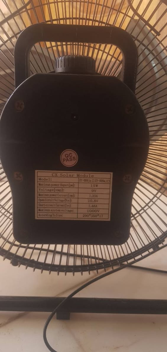 🔥✨ مروحة شحن سولاران 15W ✨🔥
🌞 تشتغل على الطاقة الشمسية + الشحن الكهربائي
🔋 بطارية قوية تدوم لفترة ممتازة
⚡ هدوء بالشغل وتبريد قوي
🌀 عدة سرعات للتحكم بالهواء
🏕️ مناسبة للبيت، السفر، والكهرباء الطافية
📦 المواصفات:
🔹 القدرة: 15W
🔹 بطارية داخلية قابلة للشحن 🔋
🔹 تدوم تقريباً من 4 إلى 8 ساعات حسب السرعة ⏳
🔹 حجم مناسب وسهلة الحمل 🚶‍♂️
🔹 شحن AC + سولار ☀️🔌
💯 خيار عملي للصيف والكهرباء الضعيفة 🌡️❄️
السعر 35 
التوصيل داخل الفجر /1الف
نلصريه /3الاف
محافضات/5الاف


**إذا كنت صاحب هذا الإعلان وتريد حذفه لأي سبب، رجاءا أرسل رسالة إلى الدعم الفني**
