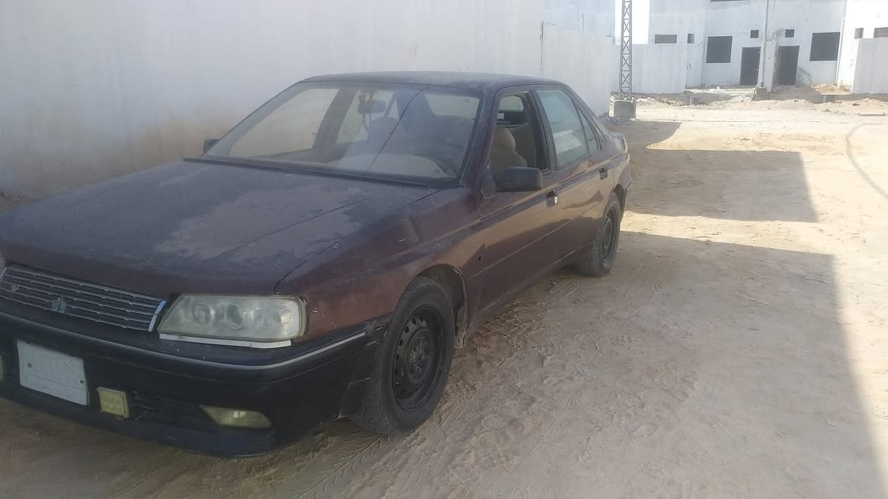 السلام عليكم
بيجو فرنسي موديل ١٩٩٨ رقم نجف بيها خيط بخار بدون تنقيص
حداديه جديدة مشط جديد
عوزها ترتيب بطاين الأبواب وبگ لايت
مالكها موجود السعر 10  أوراق قفل قفل
***********
