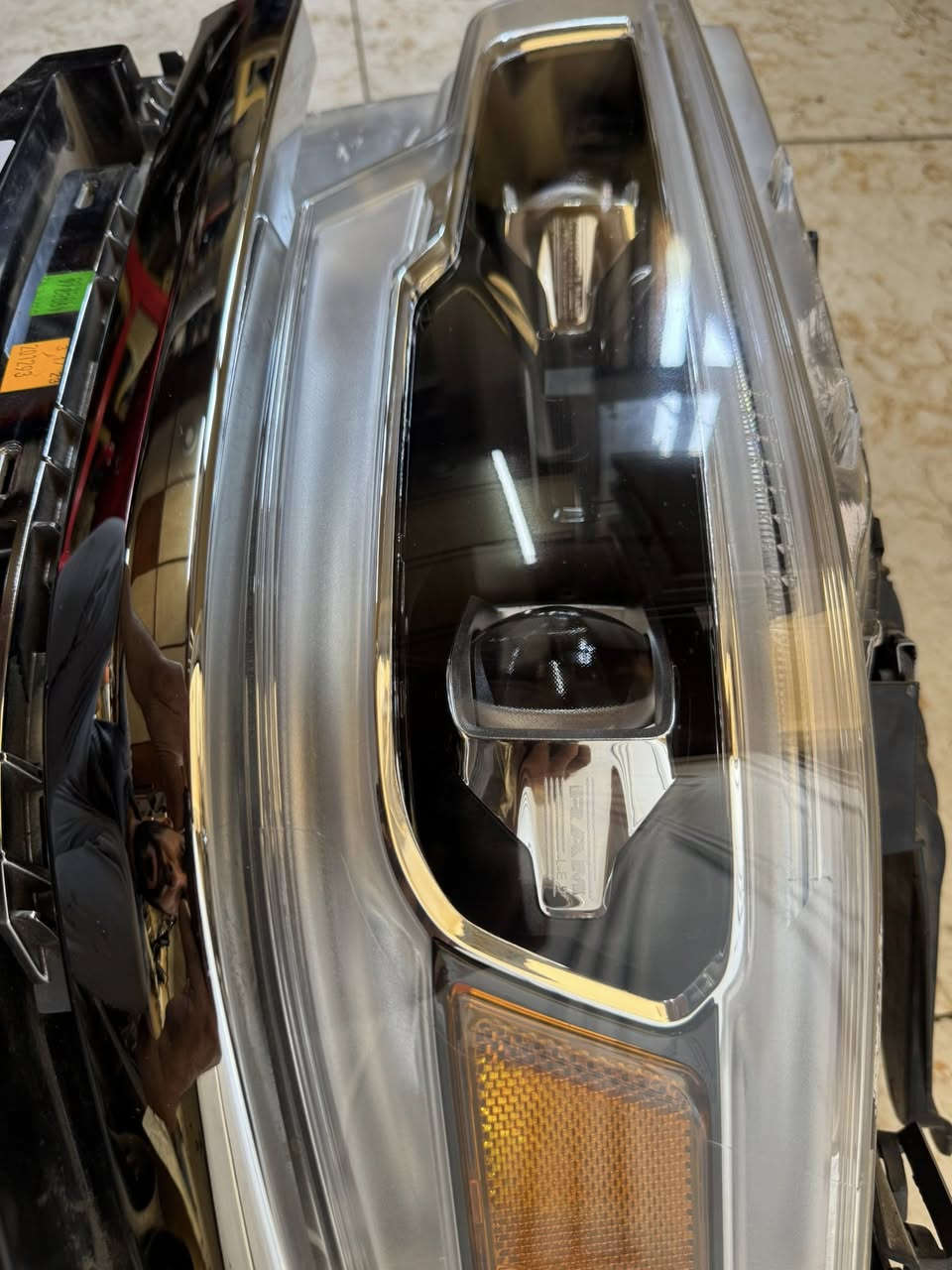 شباب عندي لايت لمتدد يسار فقط
لايت نطافة ‎%‎100شرط👍 اصلي 2023 لبيع
يوجد توصيل لباب البيت 
***********
