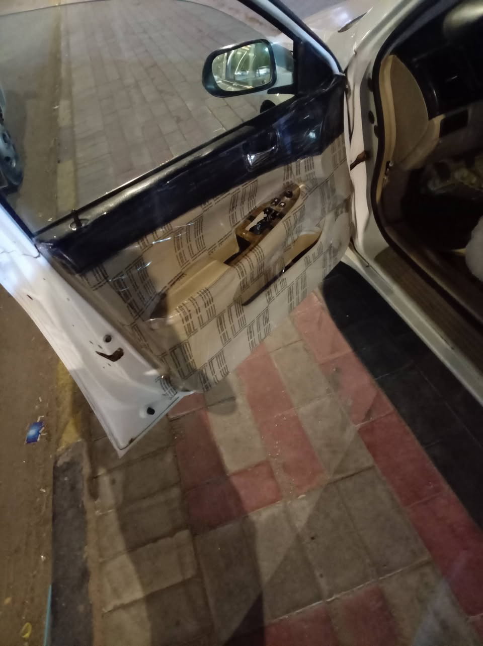 بي واي دي F6  ٢٠١١فول مواصفات حساسات خلفيه فتحه شغاله كهربائيات مكينه وكير بالكارتون حداديه جديده تخم تاير رقم كربلاء انكليزي صارلها اقل الشهرين صاعده هزه ومجدده سنويه للبيع او المراوس السعر ٤٩ وبيها مجال ***********

