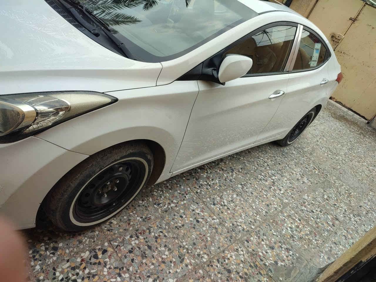 النترا وارد خليجي موديل ٢٠١٤ سياره مكفوله ما عدا ملاحظات بسيطه فوول مواصفات عدا البصمه مشروع وطني رقم بغداد سنويه مانافذه السعر ١٢٢ وبيه مجال مكان السياره نجف للتواصل 
***********
