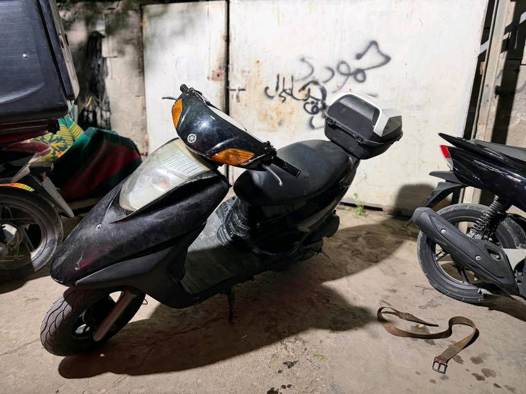 بريز وراق شغاله بس بيع كوم حديد 400
***********
شنو موديلها بالضبط وسنة الصنع؟ وهل عدها أوراق/سنوية أو رقم شاصي واضح؟: 
بريز
الماكينة شغالة بس شكد حالتها: تمشي زين لو بيها ملاحظات مثل دخان/صوت/ضعف سحب؟: 
تمشي 
وين مكانها هسه بالضبط حتى نرتب للمعاينة؟: 
بغداد مدينه الصدر 49
السعر 400 نهائي لو بيه مجال للمفاوضة؟: 
بي مجال حق جيه
شنو سبب البيع؟: 
$