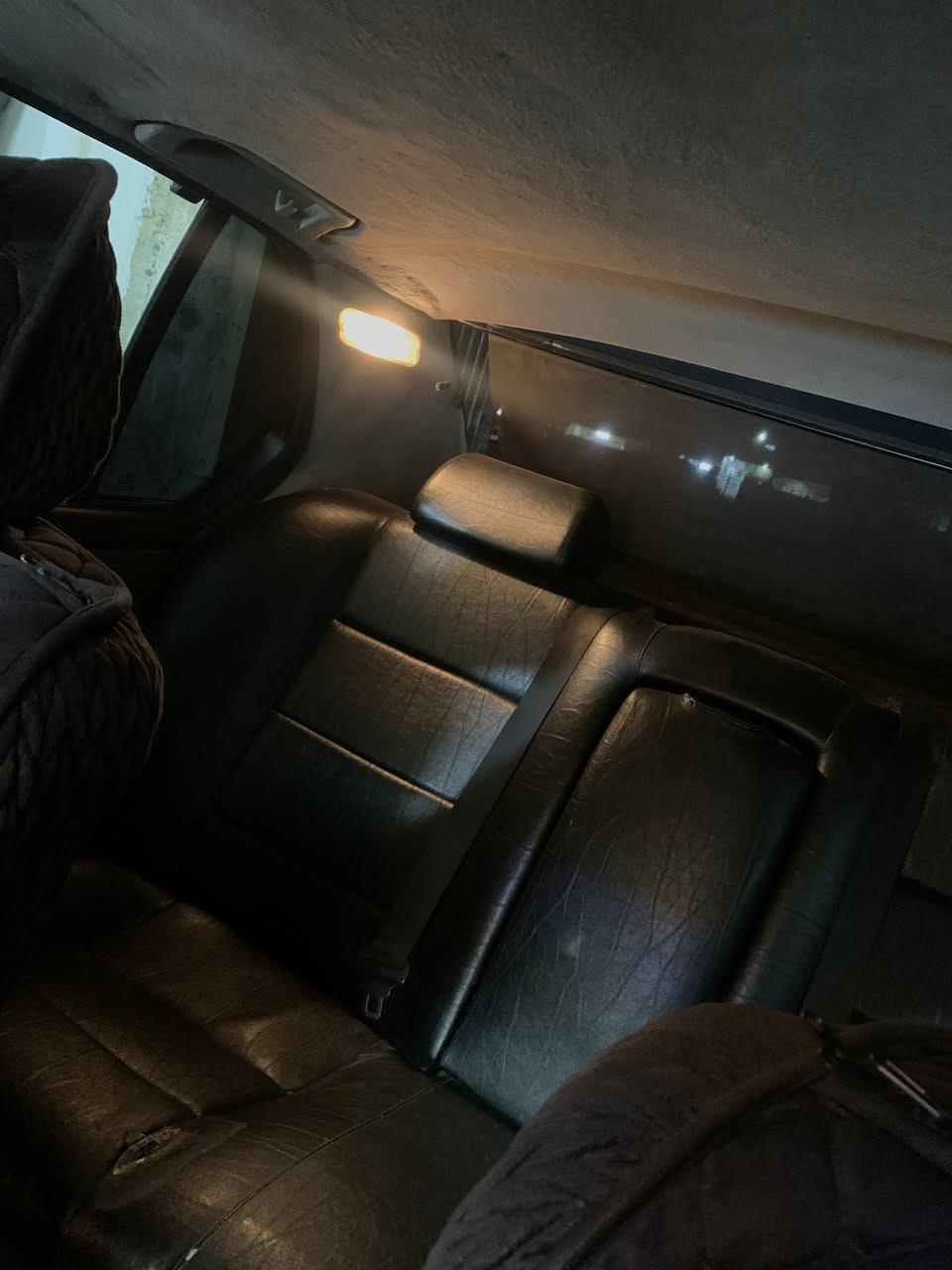 بسم الله الرحمن الرحيم 
BMW 735 المرغوب 
سنوية جديدة رقم نينوى انگليزي 
صافي تحويل من الشرعي 
غرامات صفر 
تبريد قطعتين  شغال ثلج ❄️
بردات خلفي وجانبي وضع شركة 
جامات كهربائي گير توماتيك  
المحرك والگير شرط 
ABS شغال 
كلشي بالسيارة شركة 
طخم امامي خلفي قبل اسبوع شديتو جديد 
طخم تايرات جديد فتحة سقف طگتين  ...
صبغ حزام جمالية بسبب التقحيل فقط 
مصرف ربع ماتصرف عالسياره .
السعر (٥٥) قفلو من الاخير 
الرجاء الاتصال عالارقام لان مامتواجد عالفيس 
(***********)...(***********)

