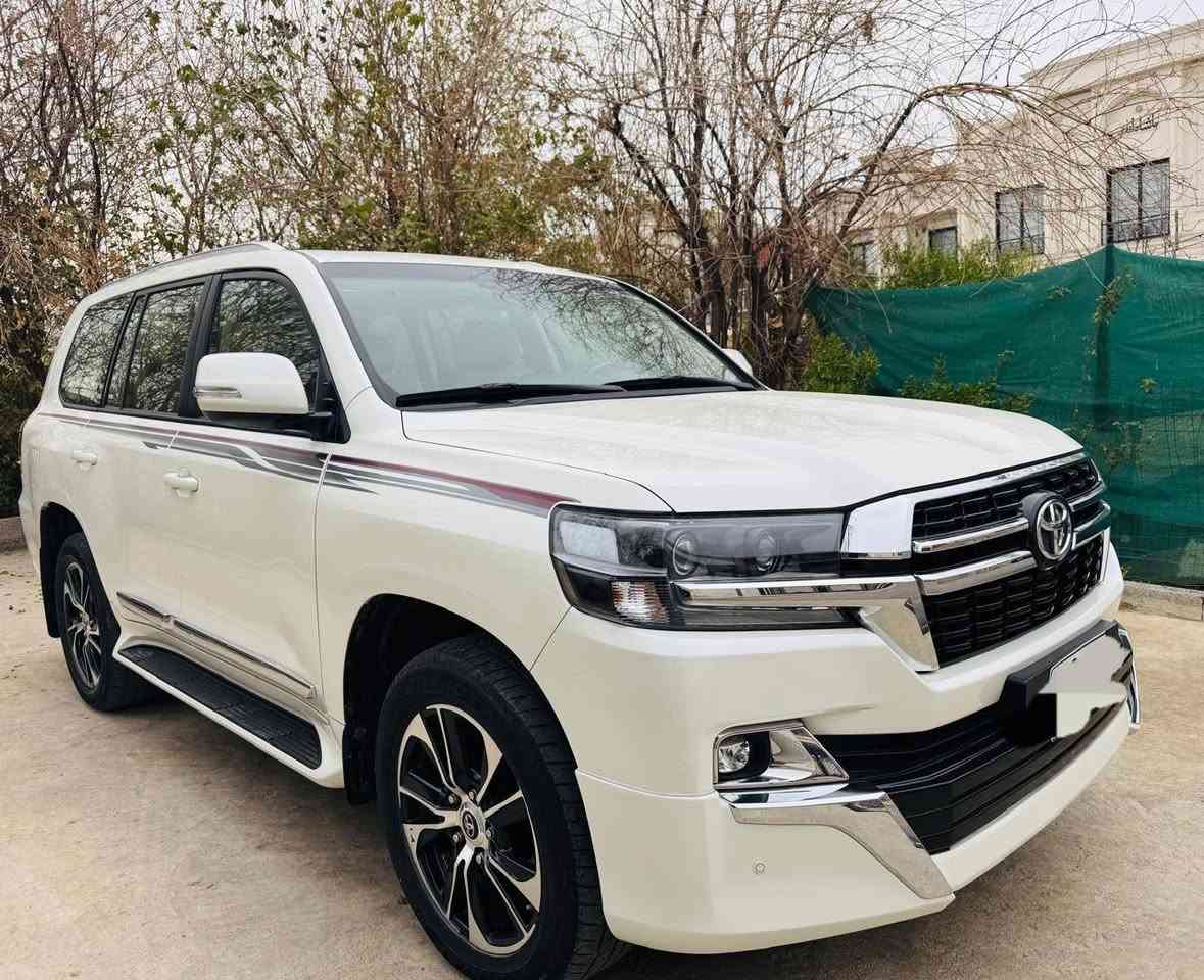 تويوتا لاندكروز فول مواصفات موديل ٢٠٢١ شركات ٦ سلندر السياره مكفول كفالة عامه من صبغ و تبديل و مفتوح ماشي (51) الف حقيقي السياره رقم اربيل جديد السعر(٥٠٠) ورقه قفل 
مكان أربيل 
تلفون *********** بي واتساب
