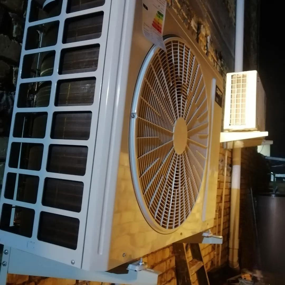 عوف الصيف وهمومه، ونام بنص الثلج وهدومه! 🤍❄️✨ 

تم تنصيب سبلت كرافت كنتوري مع استخدام الفاكيوم وجهاز كشف تسريب الغاز للتاكد من عدم وجود تسريب بعد التنصيب
.
.
للاتصال المباشر او واتساب 
***********
#تبريد_عراقي #صيانة_سبالت #تبريد #صيف_بارد #مصلح_سبالت #بابل #الحلة
