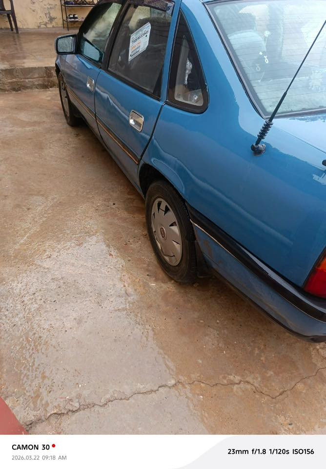 سلام عليكم اوبل فيكترا حجم 16 للبيع محرك وجير شرط خياس ما بي نهائيا السعر 45 وبيها مجال وسياره باسمي وكاوبون بنزين باسمي وهذا رقمي***********
